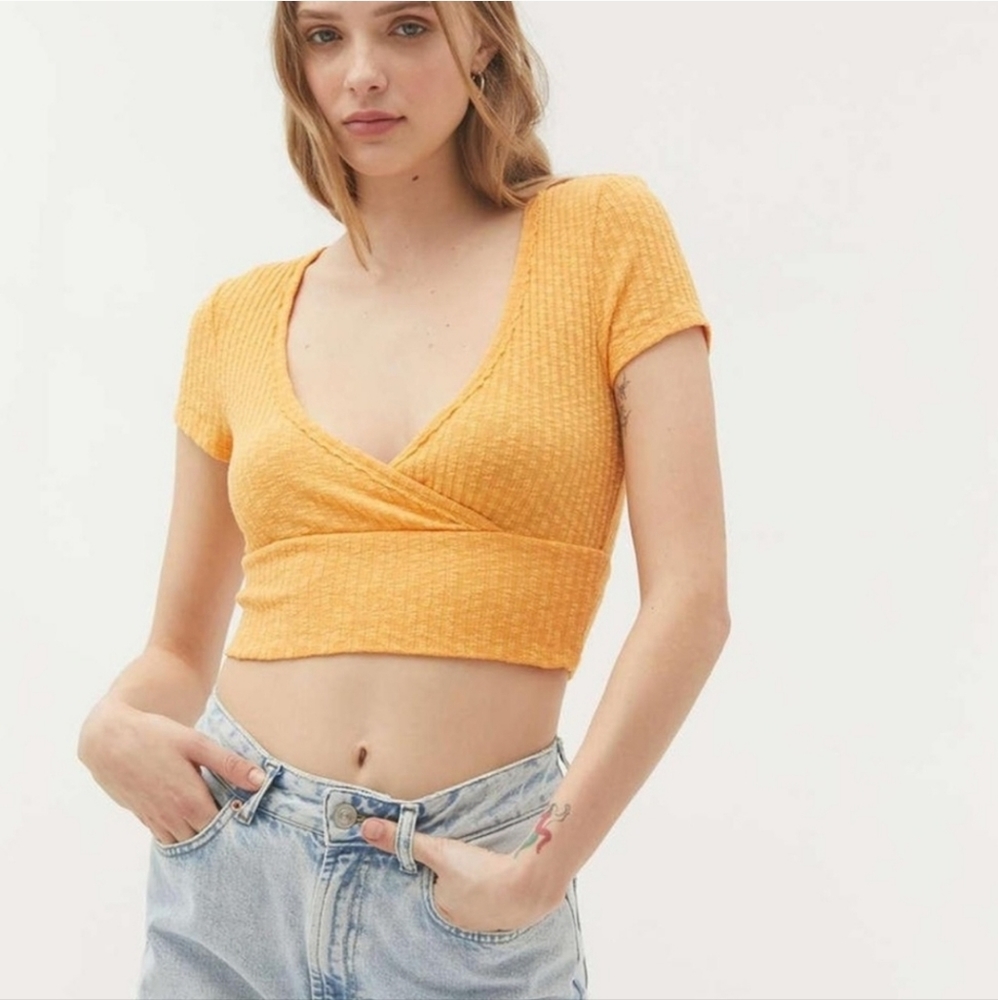 EUC Urban Outfitters Tuscany Cropped Surplus Tee